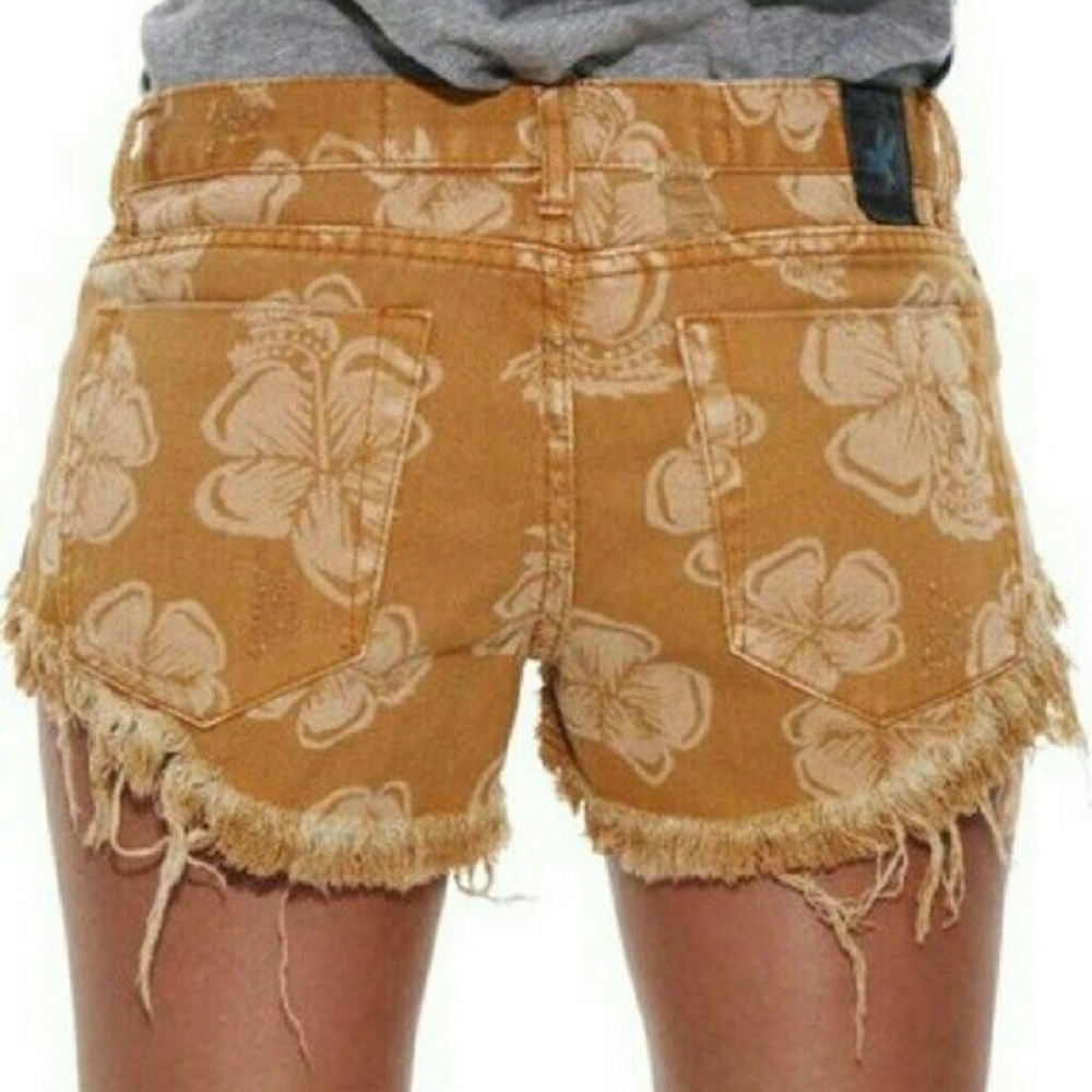 One teaspoon aloha bonitas 28 jeans shorts bonita hibiscus floral tan denim jean